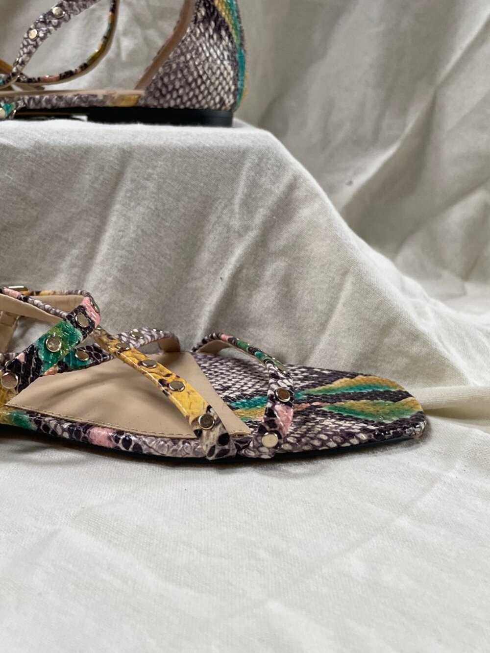 Vince Camuto Multicolor Snake Print Studded Strappy Flat Sandals Size 9M / 40 - Picture 10 of 13